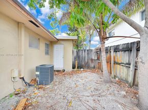 3042 NE 13th Ave, Oakland Park FL 33334