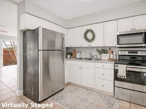 3042 NE 13th Ave, Oakland Park FL 33334