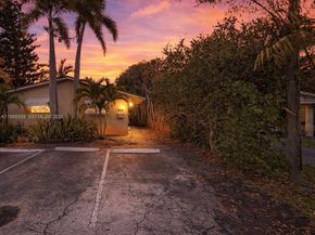 3042 NE 13th Ave, Oakland Park FL 33334