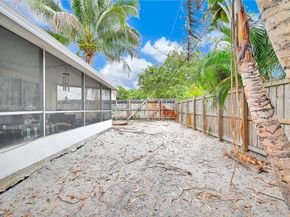 3042 NE 13th Ave, Oakland Park FL 33334