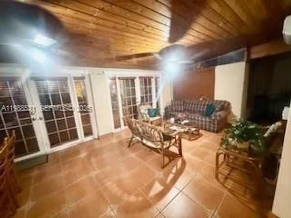 16236 SW 100th Ter, Miami FL 33196