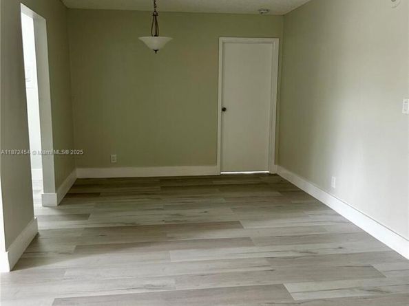 17021 N Bay Rd 216, Sunny Isles Beach FL 33160