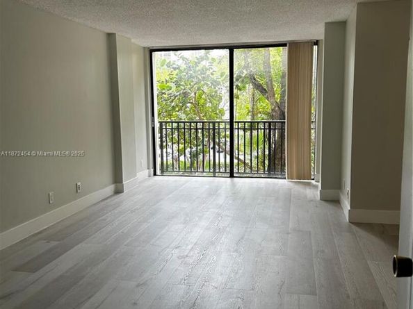 17021 N Bay Rd 216, Sunny Isles Beach FL 33160