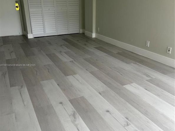 17021 N Bay Rd 216, Sunny Isles Beach FL 33160