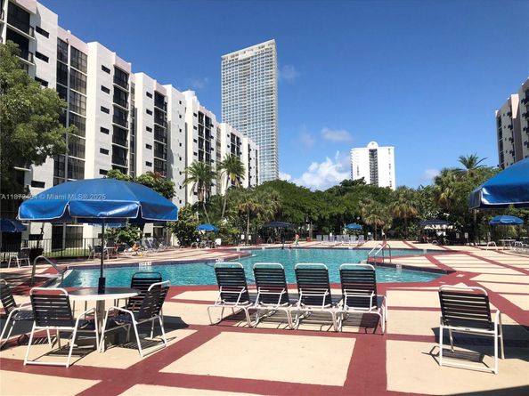 17021 N Bay Rd 216, Sunny Isles Beach FL 33160