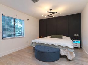 260 NW 133rd St, North Miami FL 33168