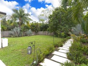 260 NW 133rd St, North Miami FL 33168