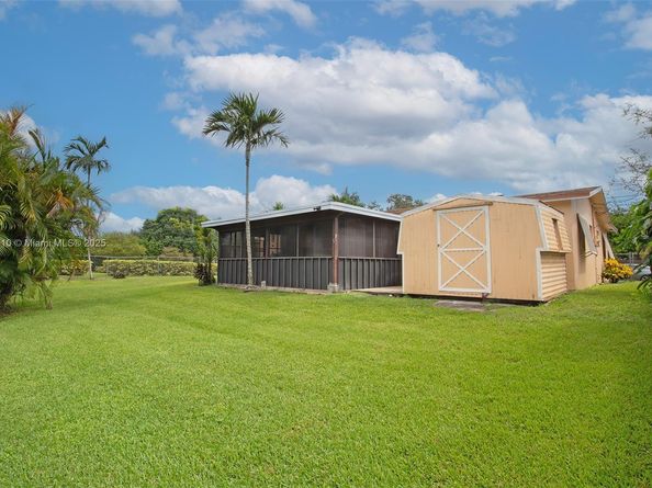 5201 SW 95th Ave, Cooper City FL 33328