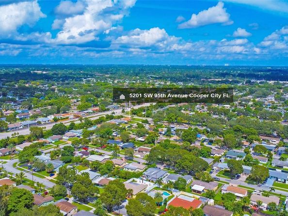 5201 SW 95th Ave, Cooper City FL 33328