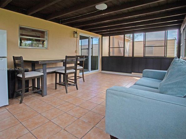 5201 SW 95th Ave, Cooper City FL 33328