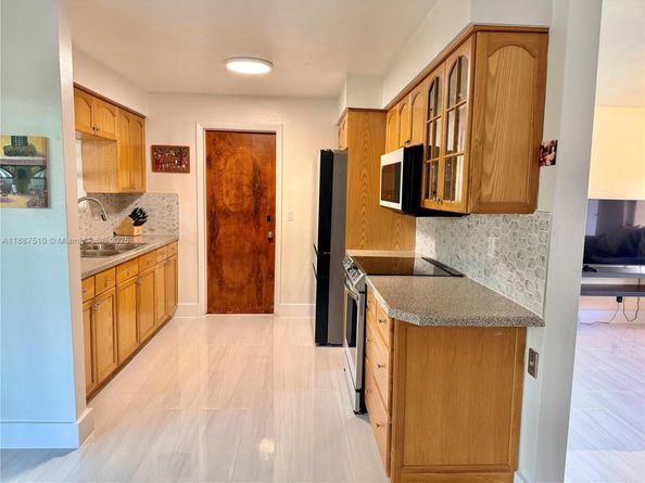 5201 SW 95th Ave, Cooper City FL 33328