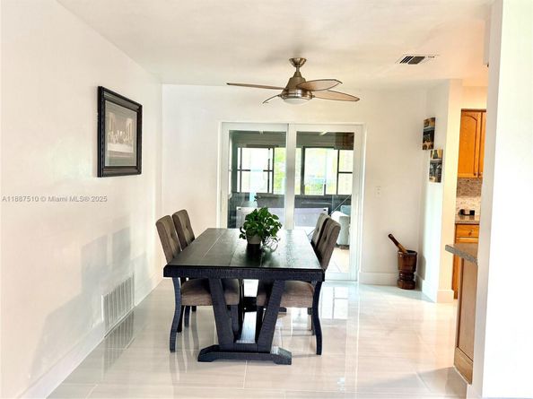 5201 SW 95th Ave, Cooper City FL 33328