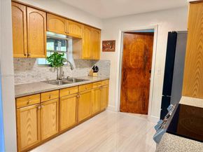 5201 SW 95th Ave, Cooper City FL 33328