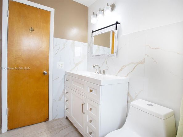 5201 SW 95th Ave, Cooper City FL 33328