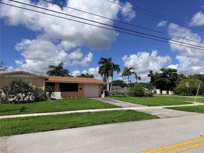 5201 SW 95th Ave, Cooper City FL 33328