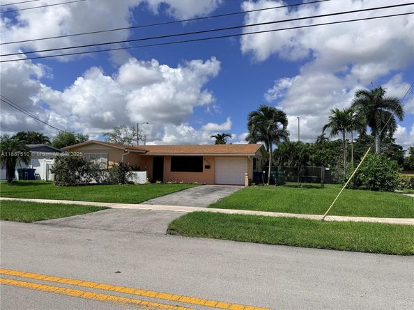 5201 SW 95th Ave, Cooper City FL 33328