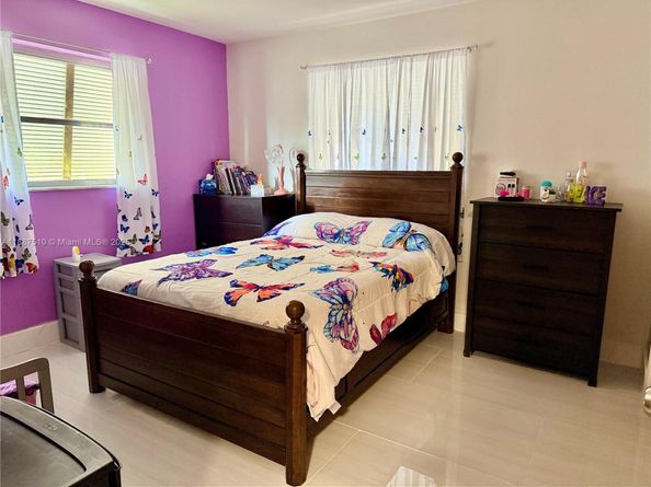 5201 SW 95th Ave, Cooper City FL 33328