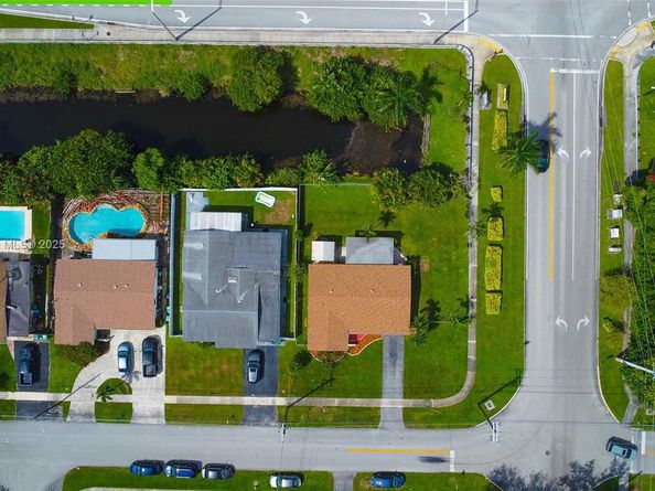 5201 SW 95th Ave, Cooper City FL 33328