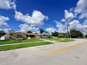 5201 SW 95th Ave, Cooper City FL 33328