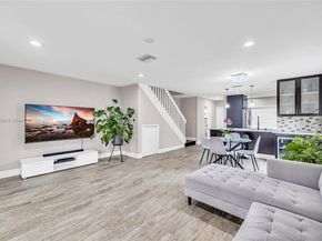 10527 NW 6th St, Pembroke Pines FL 33026