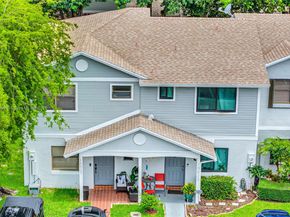 10527 NW 6th St, Pembroke Pines FL 33026