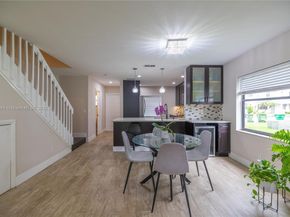 10527 NW 6th St, Pembroke Pines FL 33026