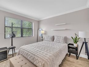 10527 NW 6th St, Pembroke Pines FL 33026