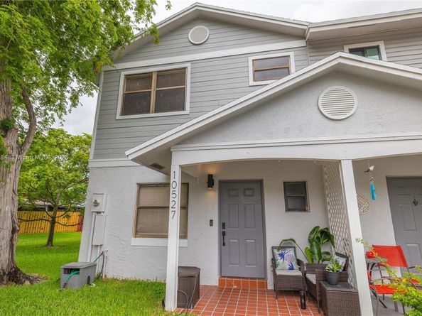 10527 NW 6th St, Pembroke Pines FL 33026