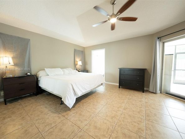 938 SW 149th Ter, Sunrise FL 33326