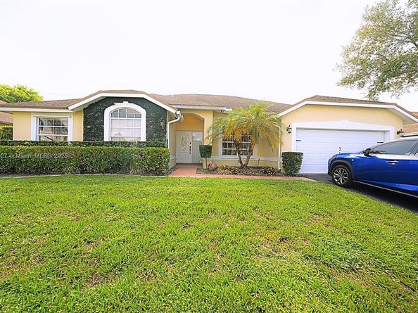 938 SW 149th Ter, Sunrise FL 33326