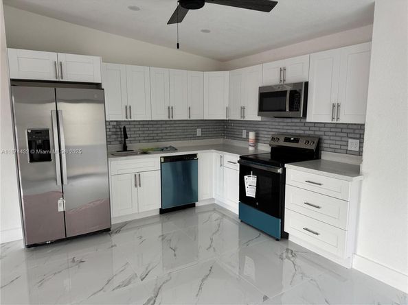 20819 NW 41st Ave Rd, Miami Gardens FL 33055