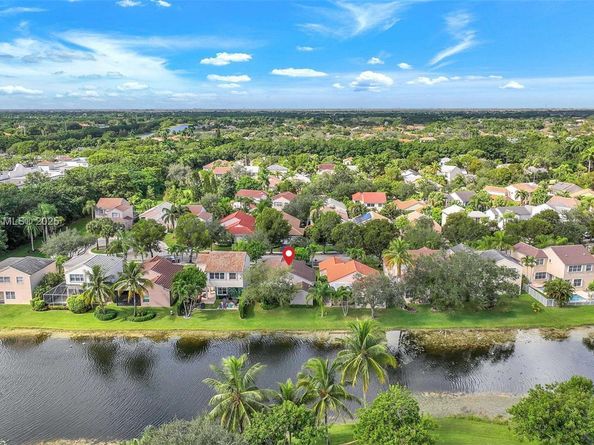 225 E Bayridge Dr, Weston FL 33326