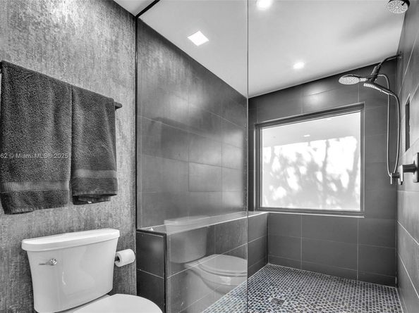 225 E Bayridge Dr, Weston FL 33326