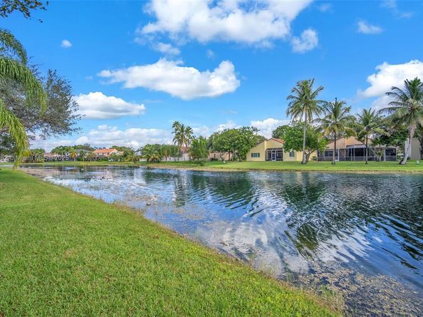 225 E Bayridge Dr, Weston FL 33326