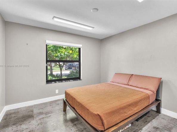 225 E Bayridge Dr, Weston FL 33326