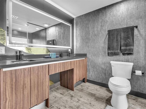 225 E Bayridge Dr, Weston FL 33326