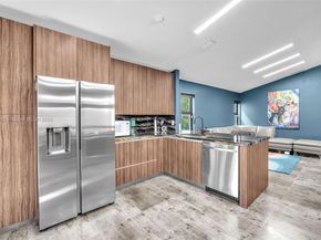 225 E Bayridge Dr, Weston FL 33326