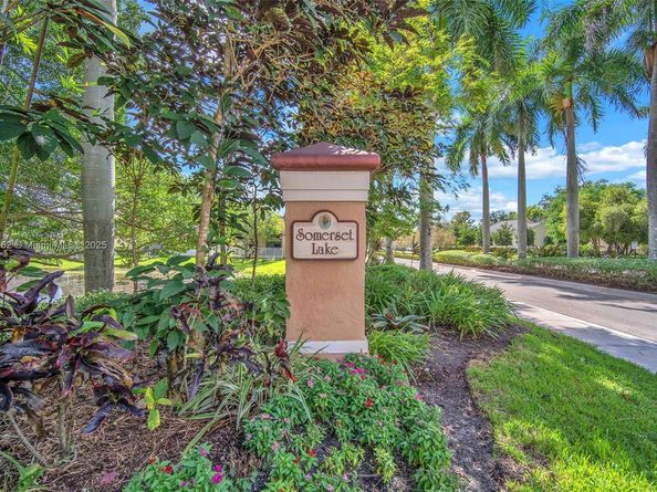 225 E Bayridge Dr, Weston FL 33326