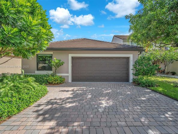 225 E Bayridge Dr, Weston FL 33326