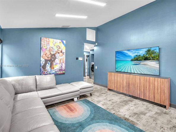 225 E Bayridge Dr, Weston FL 33326