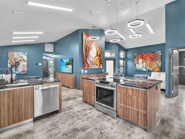 225 E Bayridge Dr, Weston FL 33326