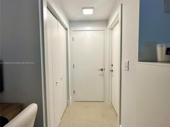 1Q. JKL,M SW 3rd St 1603, Miami FL 33130