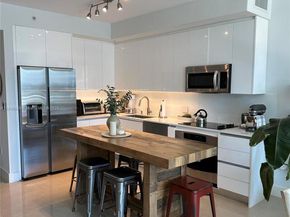 1Q. JKL,M SW 3rd St 1603, Miami FL 33130