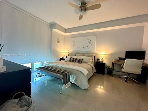 1Q. JKL,M SW 3rd St 1603, Miami FL 33130