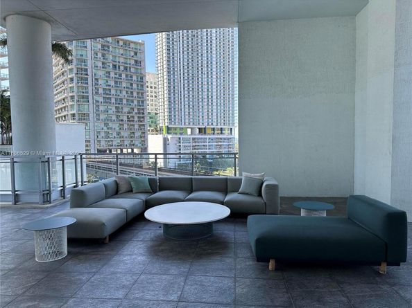 1Q. JKL,M SW 3rd St 1603, Miami FL 33130
