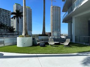 1Q. JKL,M SW 3rd St 1603, Miami FL 33130