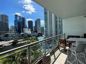 1Q. JKL,M SW 3rd St 1603, Miami FL 33130