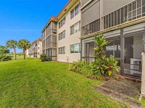 9811 N Hollybrook Lake Dr 103, Pembroke Pines FL 33025