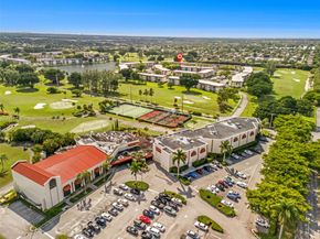 9811 N Hollybrook Lake Dr 103, Pembroke Pines FL 33025