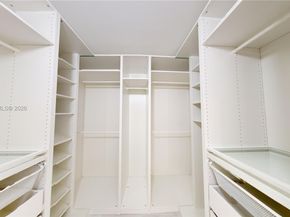 1000 W Island Blvd 1812, Aventura FL 33160